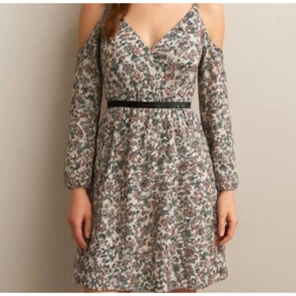 TOPSHOP Floral Cold Shoulder V‎ Neck Mini Dress Women Sz 4